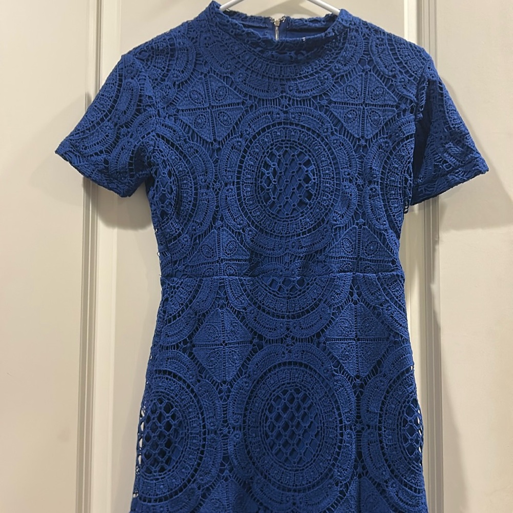 Stella Luce crochet lace scalloped lined dress short sleeve zip back size L blue